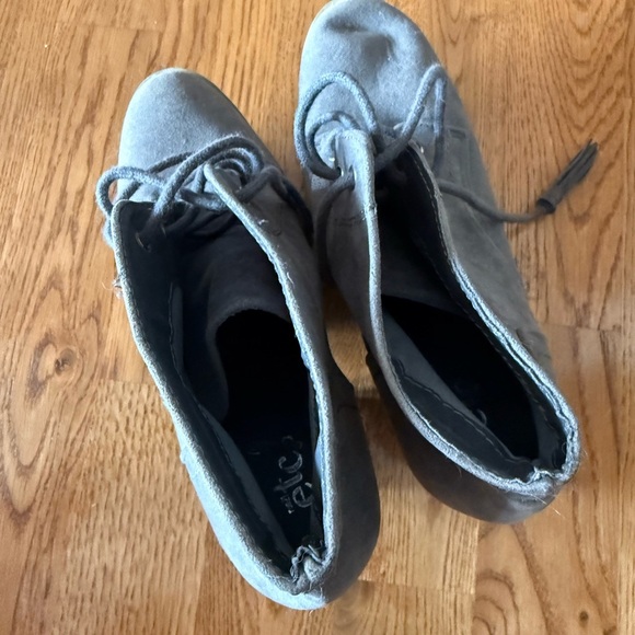 Gray Lace Up Boots with Chunky Heel - Picture 4 of 7